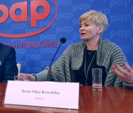 Beata Olga Kowalska w roli doktorowej z serialu