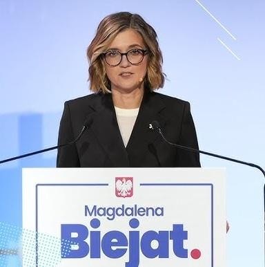 Magdalena Biejat podczas wystąpienia publicznego lub debaty parlamentarnej.